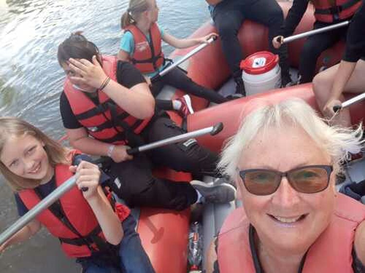 Auf der Überholspur: 30-jähriges Jubiläum von Ramona Wagner Auf der Überholspur: 30-jähriges Jubiläum von Ramona Wagner