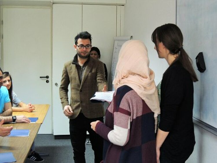 Abschied: Die ersten KompAS-Absolventen verlassen die Euro-Schulen Düsseldorf Abschied: Die ersten KompAS-Absolventen verlassen die Euro-Schulen Düsseldorf