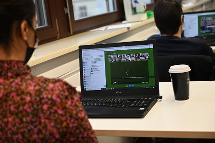 Projekt dialogP: Schüler*innen mit Landtagsabgeordneten im Gespräch Projekt dialogP: Schüler*innen mit Landtagsabgeordneten im Gespräch