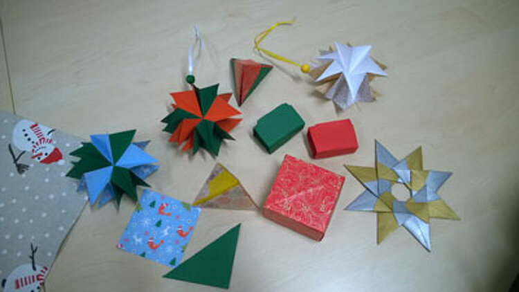 Hosentaschensterne und Weihnachtsschachteln