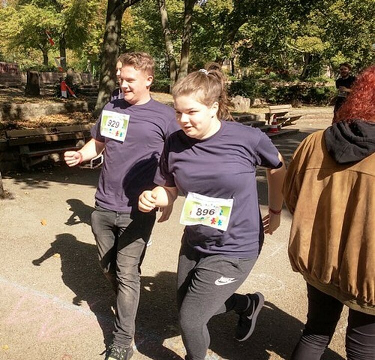 Euro-Schulen als Rundenspender beim HALLIANZ Spendenlauf Euro-Schulen als Rundenspender beim HALLIANZ Spendenlauf