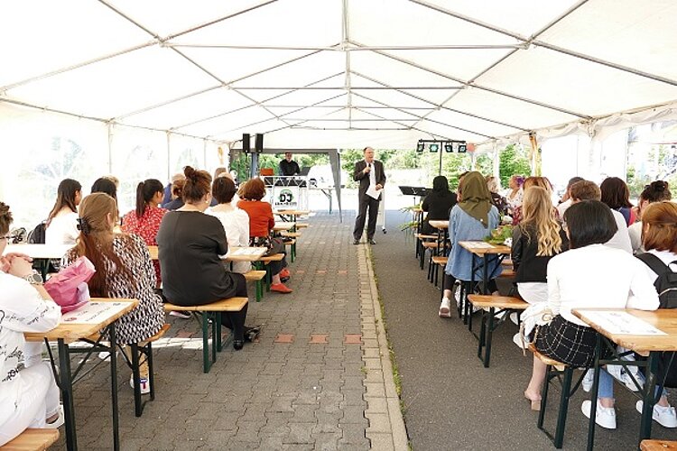30 Jahre am Standort Bitterfeld-Wolfen 30 Jahre am Standort Bitterfeld-Wolfen