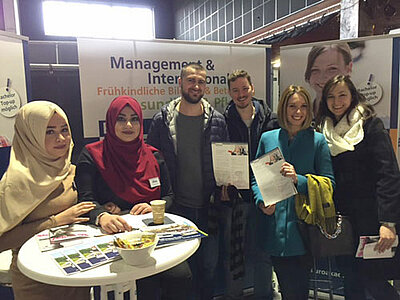 Euro-Schulen auf der Ausbildungsmesse in Wiesbaden Euro-Schulen auf der Ausbildungsmesse in Wiesbaden