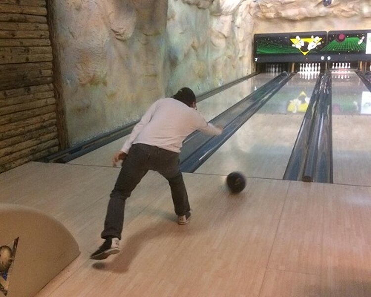 Weihnachtsbowlen des Jugendwohnheims Weihnachtsbowlen des Jugendwohnheims