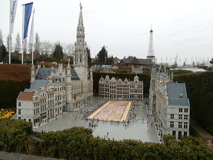 Die Studienreise der WA-Klassen nach Brüssel Die Studienreise der WA-Klassen nach Brüssel