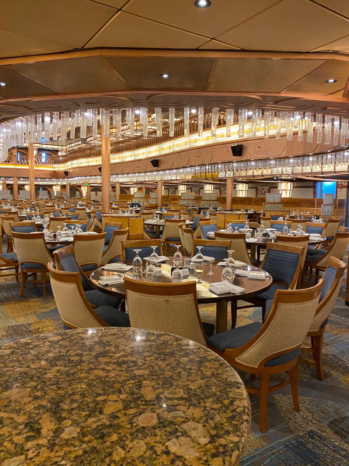 Touristisches Wissen erfahren bei der Schiffsbesichtigung der Carnival Pride Touristisches Wissen erfahren bei der Schiffsbesichtigung der Carnival Pride-4