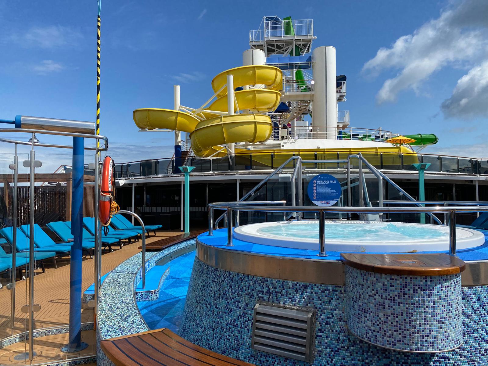 Touristisches Wissen erfahren bei der Schiffsbesichtigung der Carnival Pride Touristisches Wissen erfahren bei der Schiffsbesichtigung der Carnival Pride-1