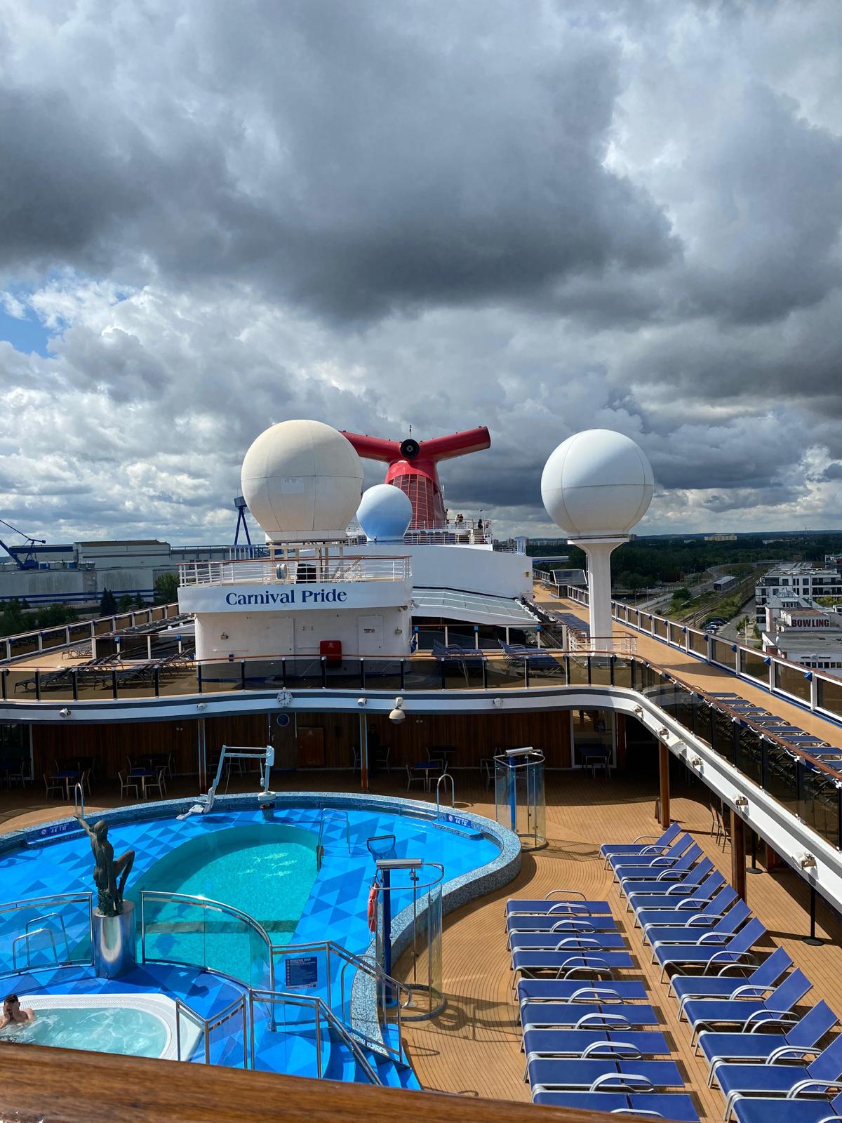 Touristisches Wissen erfahren bei der Schiffsbesichtigung der Carnival Pride Touristisches Wissen erfahren bei der Schiffsbesichtigung der Carnival Pride-9