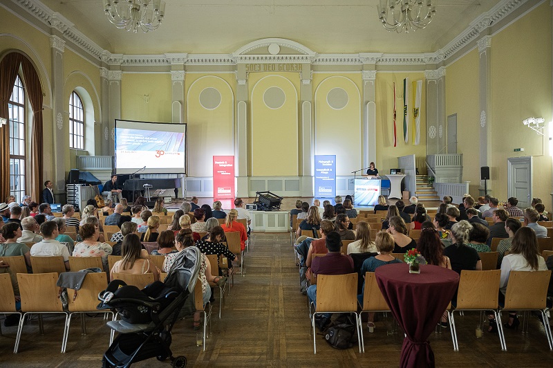 Drei Jahrzehnte – Persönlichkeit durch Bildung in Ostsachsen-1