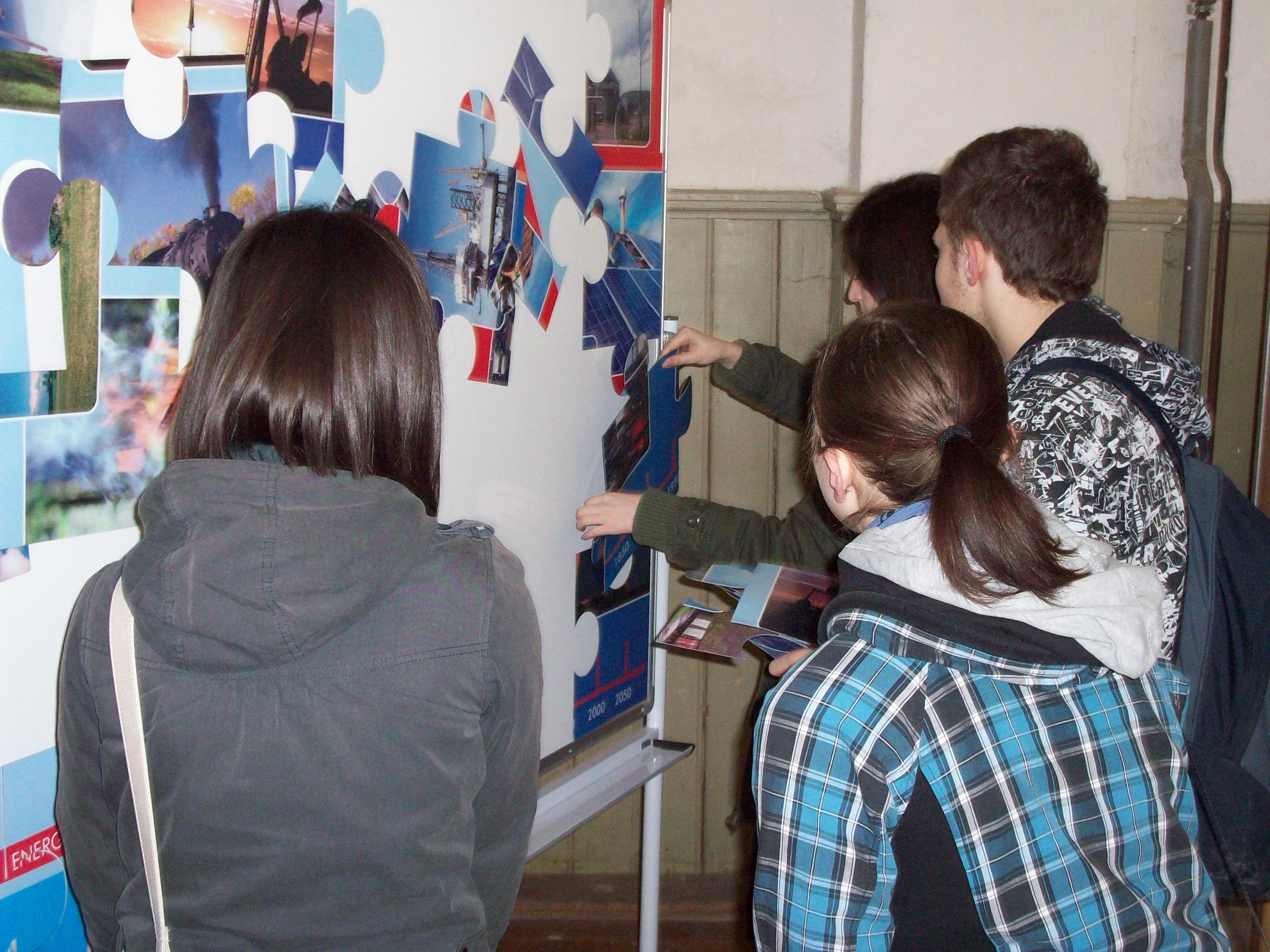Projektschüler besuchen Energie-Erlebnispfad Projektschüler besuchen Energie-Erlebnispfad-3