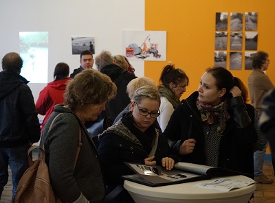 Projekt "WIR": Fotoausstellung eröffnet Projekt "WIR": Fotoausstellung eröffnet-16