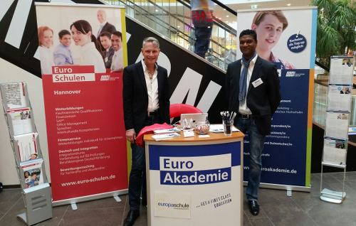 Die Euro-Schulen Hannover und die Euro Akademie Hannover präsentieren sich vor Ort Die Euro-Schulen Hannover und die Euro Akademie Hannover präsentieren sich vor Ort-1