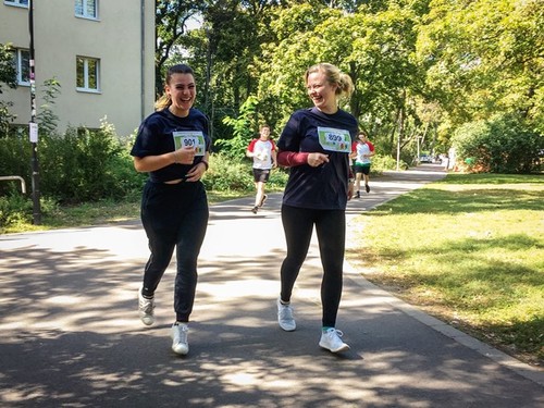 Euro-Schulen als Rundenspender beim HALLIANZ Spendenlauf-2