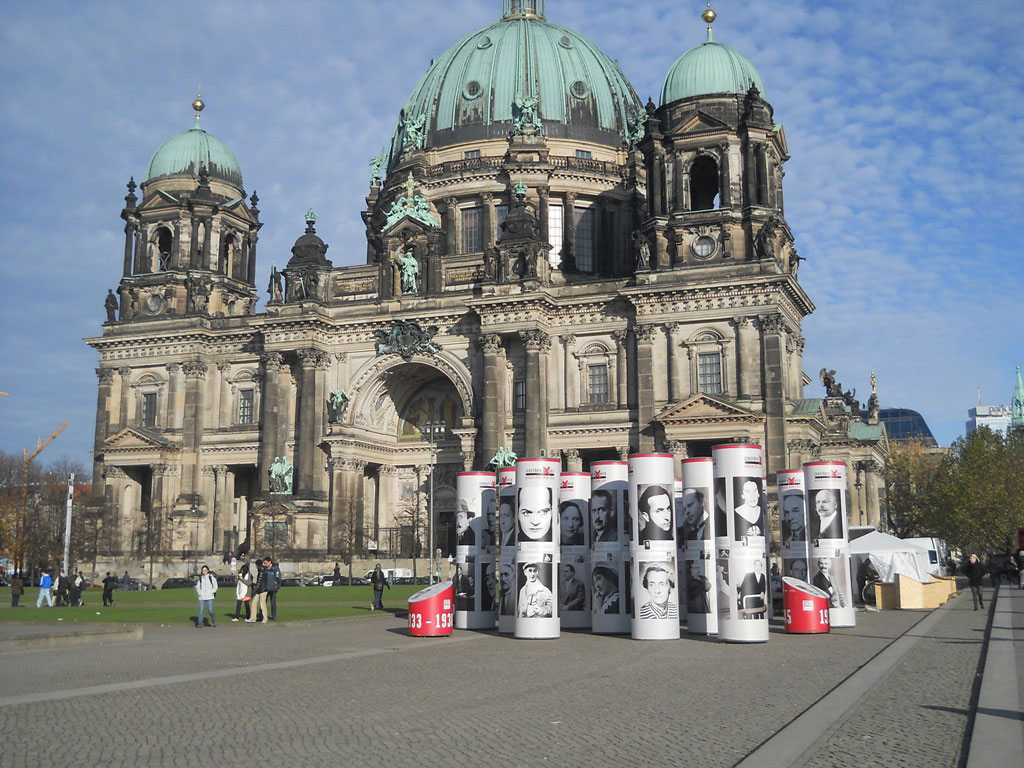 Exkursion der angehenden Altenpflegehelfer nach Berlin Exkursion der angehenden Altenpflegehelfer nach Berlin-2