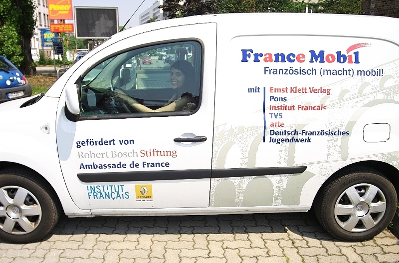 Das „France Mobil“ unterwegs in Halle! Das „France Mobil“ unterwegs in Halle!-1