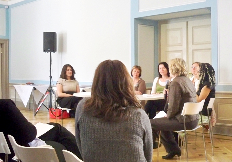 Sprach- und Integrationsmittler im Dialog mit Netzwerkpartnern Sprach- und Integrationsmittler im Dialog mit Netzwerkpartnern-1