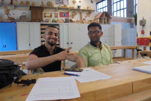 Projekt PerJuF: Auf dem Weg zur Ausbildung Projekt PerJuF: Auf dem Weg zur Ausbildung-1