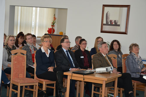 Altenpfleger im Altlandkreis Bitterfeld-Wolfen künftig aus Vietnam Altenpfleger im Altlandkreis Bitterfeld-Wolfen künftig aus Vietnam-5