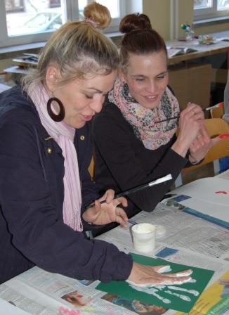 Angehende Kindertagespflegerinnen probierten sich in der Kreativwerkstatt aus Angehende Kindertagespflegerinnen probierten sich in der Kreativwerkstatt aus-1