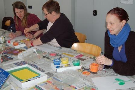 Angehende Kindertagespflegerinnen probierten sich in der Kreativwerkstatt aus Angehende Kindertagespflegerinnen probierten sich in der Kreativwerkstatt aus-2