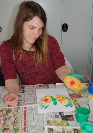 Angehende Kindertagespflegerinnen probierten sich in der Kreativwerkstatt aus Angehende Kindertagespflegerinnen probierten sich in der Kreativwerkstatt aus-3