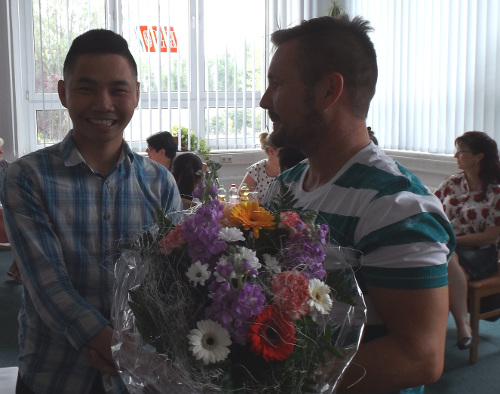 Herzlich Willkommen! Schüler aus Vietnam starten bald Pflegeausbildung Herzlich Willkommen! Schüler aus Vietnam starten bald Pflegeausbildung-1