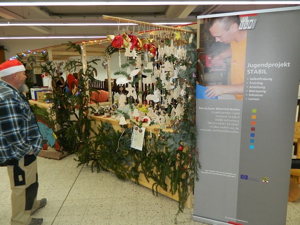 Projekt „STABIL“ beteiligte sich am „5. Sozialen Weihnachtsmarkt“ Projekt „STABIL“ beteiligte sich am „5. Sozialen Weihnachtsmarkt“-3