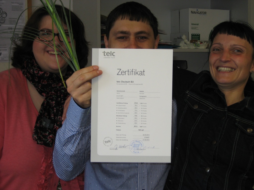 Zeugnisse im Kurs "B2 – Deutsch für den Beruf" überreicht Zeugnisse im Kurs "B2 – Deutsch für den Beruf" überreicht-12