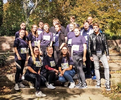 Euro-Schulen als Rundenspender beim HALLIANZ Spendenlauf Euro-Schulen als Rundenspender beim HALLIANZ Spendenlauf-4