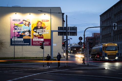 Neue Werbung für Euro Akademie und Euro-Schulen Halle „knallt“ Neue Werbung für Euro Akademie und Euro-Schulen Halle „knallt“-3