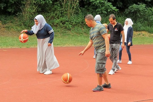 Basketball-Challenge für den Integrationskurs 76-2