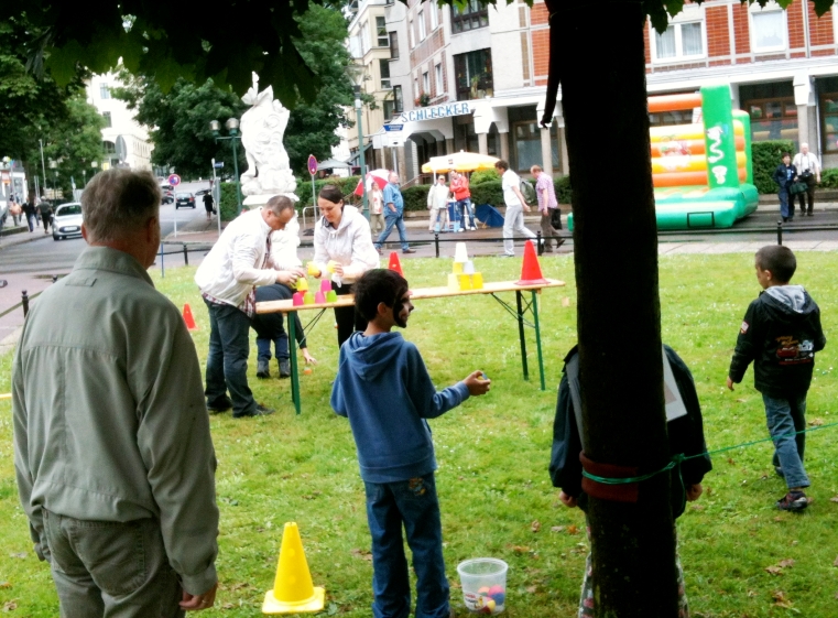 Angehende Erzieher und Sozialassistenten unterstützen das Kollefest Angehende Erzieher und Sozialassistenten unterstützen das Kollefest-1