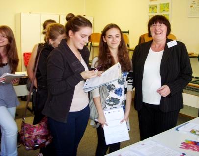 Berufs- und Studienorientierung: Messe der beruflichen Möglichkeiten Berufs- und Studienorientierung: Messe der beruflichen Möglichkeiten-2