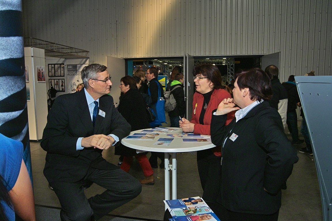 Euro-Schulen Halle auf der Bildungsmesse „Chance 2013“ Euro-Schulen Halle auf der Bildungsmesse „Chance 2013“-15