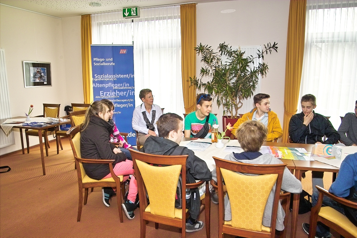 Jungen-Zukunftstag: Boys`Day am 25. April 2013 Jungen-Zukunftstag: Boys`Day am 25. April 2013-19