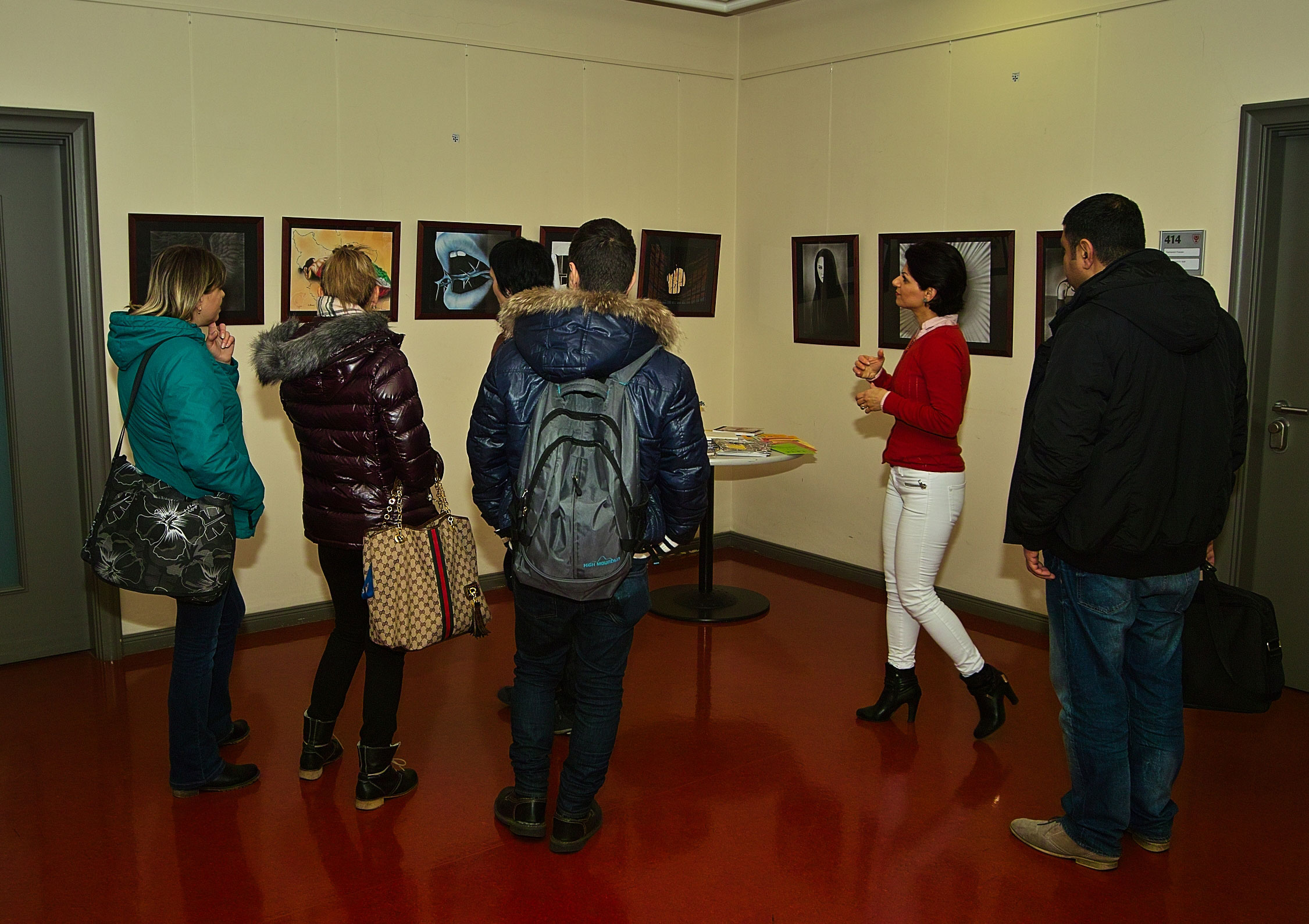 Deutschkursteilnehmerin aus dem Iran stellt Kunstwerke aus Deutschkursteilnehmerin aus dem Iran stellt Kunstwerke aus-5