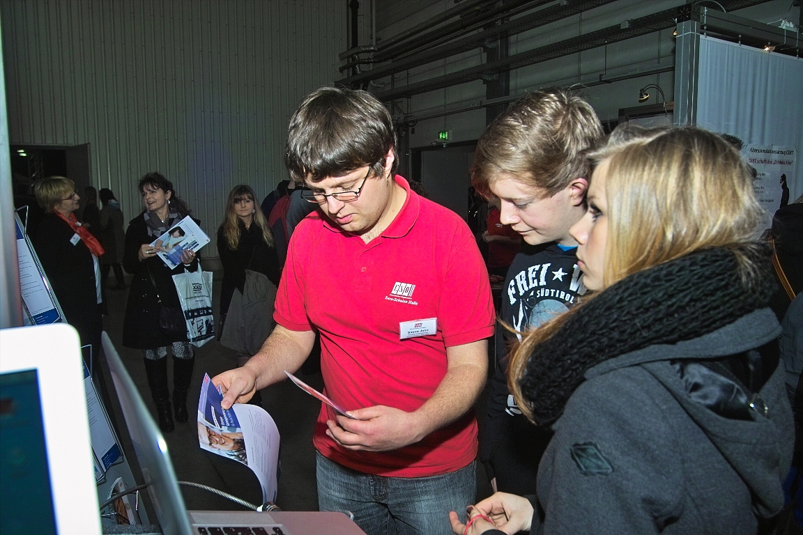 Euro-Schulen Halle auf der Bildungsmesse „Chance 2013“ Euro-Schulen Halle auf der Bildungsmesse „Chance 2013“-1