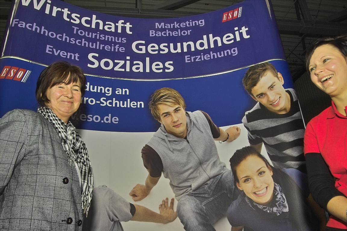 Euro-Schulen Halle auf der Bildungsmesse „Chance 2013“ Euro-Schulen Halle auf der Bildungsmesse „Chance 2013“-5