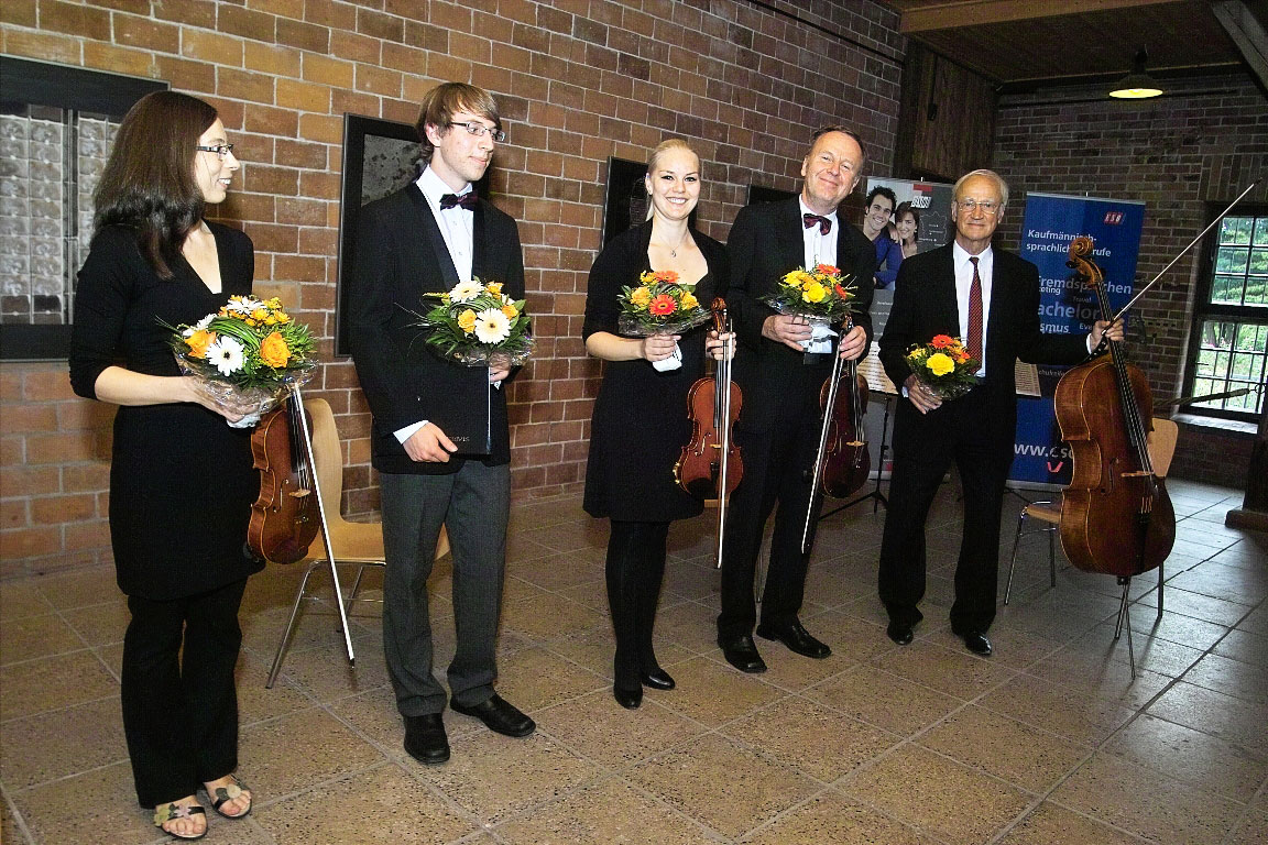 Schuljahreseröffnung an den Euro-Schulen Halle Schuljahreseröffnung an den Euro-Schulen Halle-8