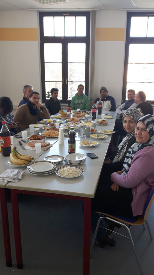 Gelebte Integration: Gemeinsames Essen zum Kursabschluss Gelebte Integration: Gemeinsames Essen zum Kursabschluss-1