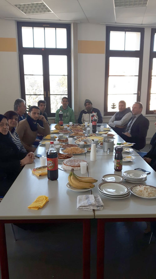 Gelebte Integration: Gemeinsames Essen zum Kursabschluss Gelebte Integration: Gemeinsames Essen zum Kursabschluss-3